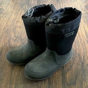 Kamik kids waterproof boot size 4, black, neoprene, EUC, Stormin style